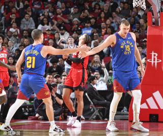 都充满了无 都充满了无